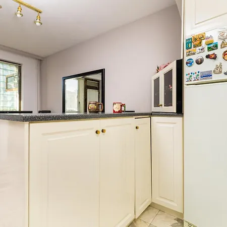 Spacious 2-bedroom Maisonette In Centre By Flat Mаnager *