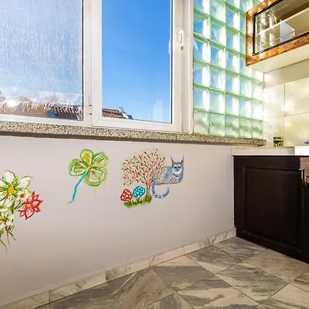 Spacious 2-bedroom Maisonette In Centre By Flat Mаnager