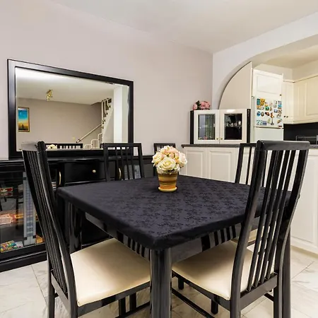 Апартамент Spacious 2-bedroom Maisonette In Centre By Flat Mаnager Пловдив